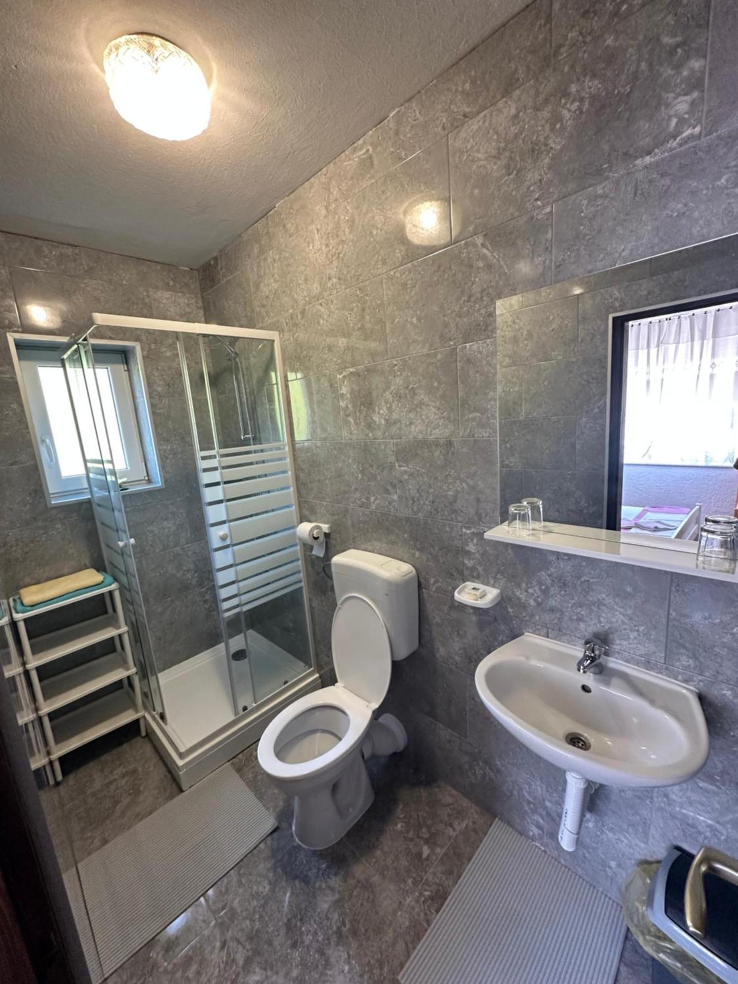 Rooms Anita Sibinj Sibinj Krmpotski Exteriér fotografie
